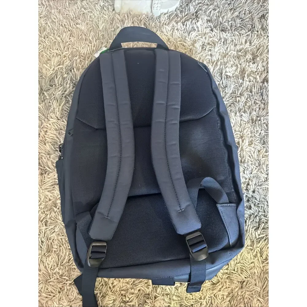 Away active backpack